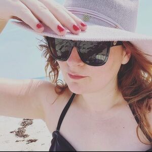 Meet your Posher, Sarah Prout.